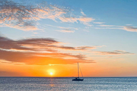 Oahu : Navigation au coucher du soleil en petits groupes intimes