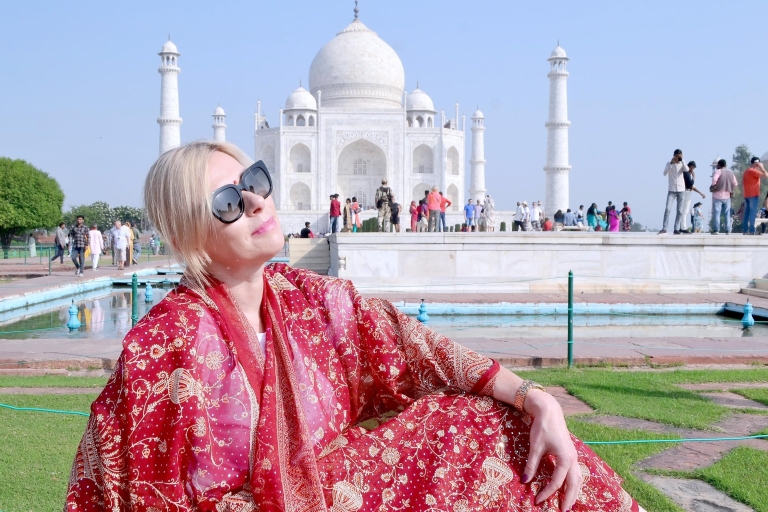 Z Agry: Pomiń prywatną wycieczkę Taj Mahal i Agra FortSamochód z kierowcą, przewodnik, bilety wstępu do zabytków i lunch