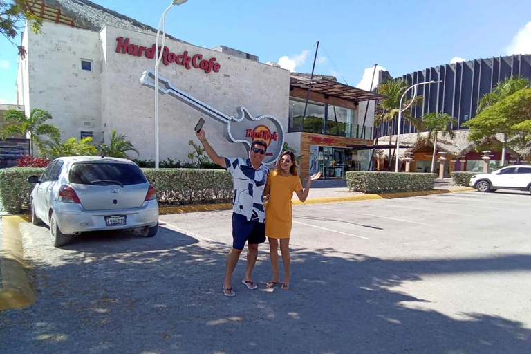 Punta Cana: Private Shopping Tour in a Luxury Cadillac