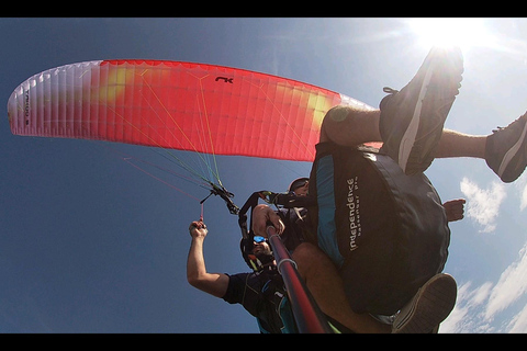 Gleitschirmfliegen mit dem Motorschirm in Kerkyra