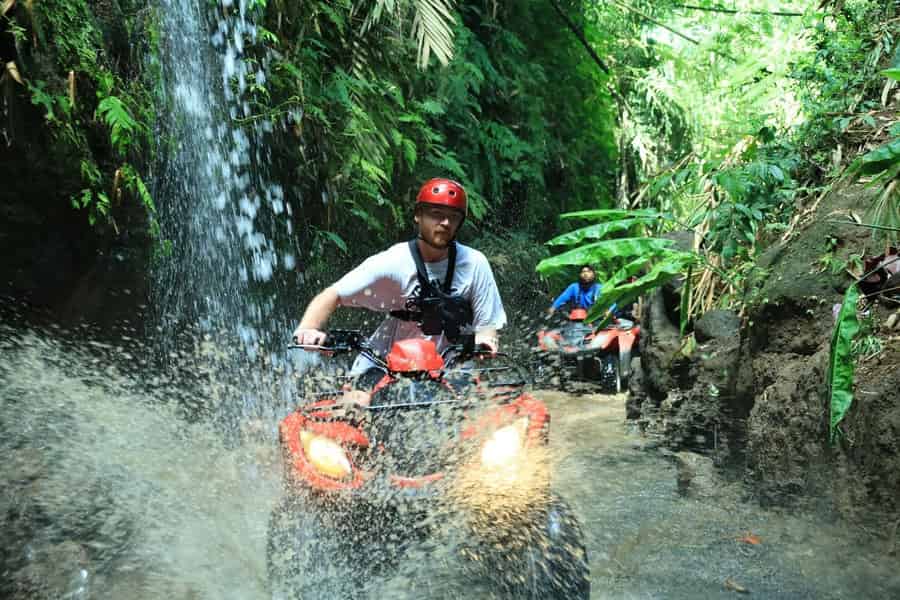 Ubud ATV Ride through River,Jungle, Rice Fields, Puddles. Foto: GetYourGuide