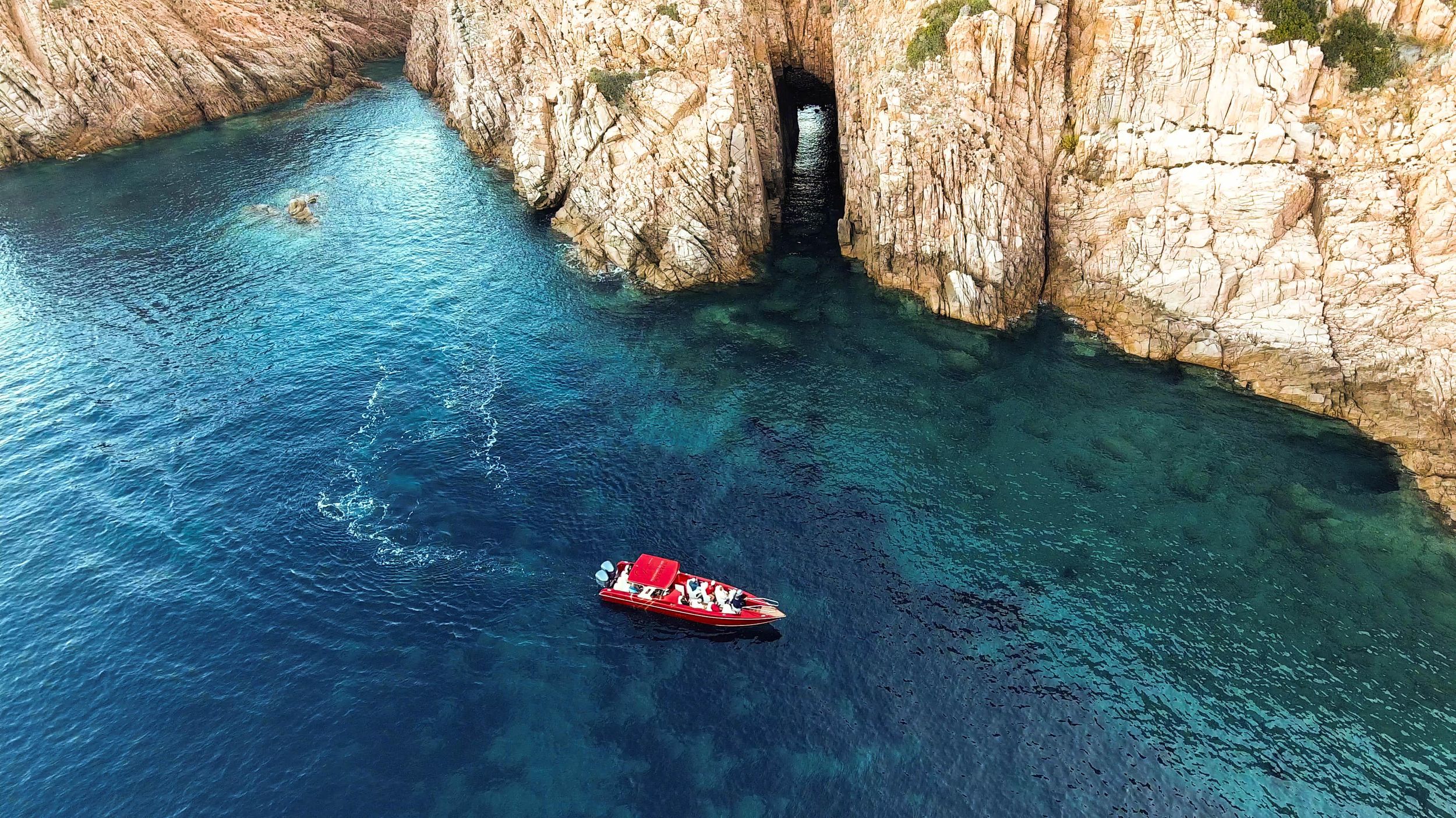 Scandola Reservat & Piana Klippen: Eine atemberaubende Kreuzfahrt
