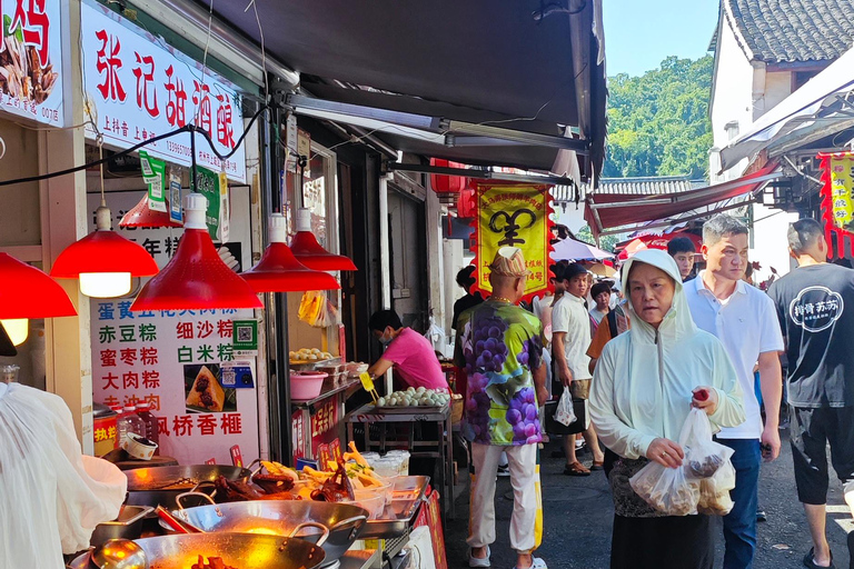 Hangzhou Day Tour: Market, West Lake Cruise & Lingyin Temple