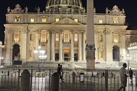 Roma: Visita a la Basílica de San Pedro, la Cúpula y las Grutas VaticanasTour guiado en grupo por Francia