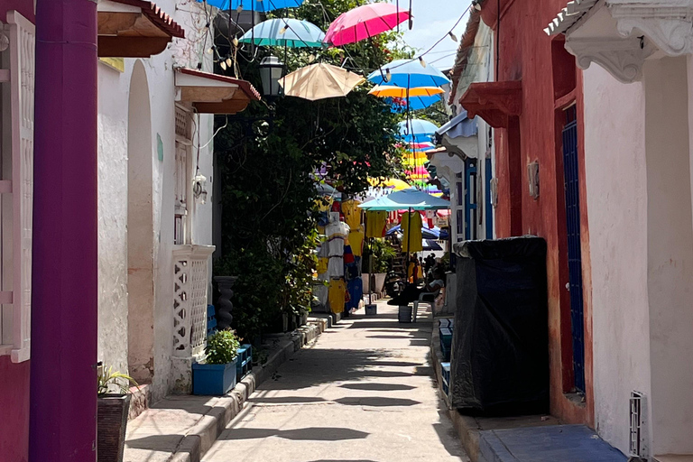 Cartagena Food Tour: 10 Dishes, Street Food & Sit-down stops
