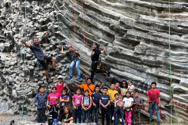 Tour: Rock Climbing in Los Naranjos de Boquete Sightseeing Tour: Rock Climbing in Los Naranjos de Boquete