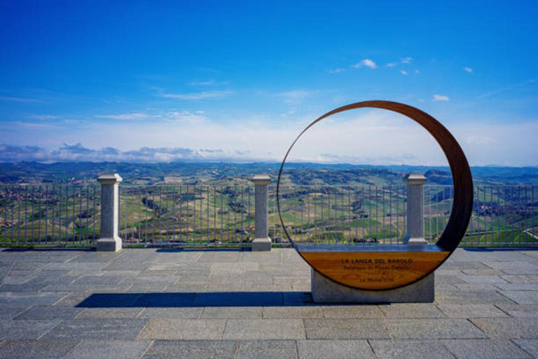 Milan: Barolo Vineyards & UNESCO Wine Cathedral Experience