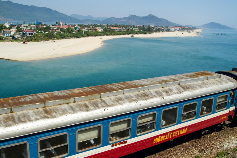 Ab Da Nang: Tagestour zum Hai-Van-Pass und Lang Co-StrandPrivate Tour