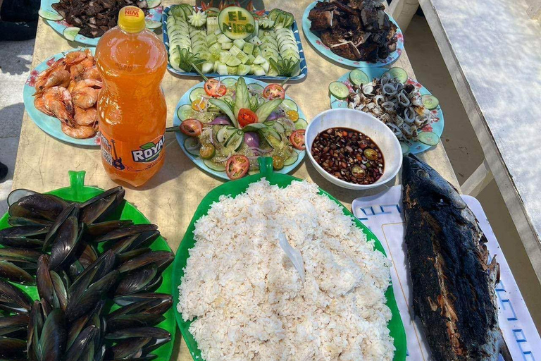 El Nido Tour C: Content Guide & Beach Picnic Shared Cruise