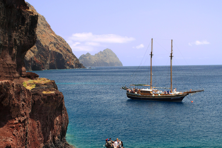 من فونشال: جولة إرشادية إلى جزر ديزرتاس