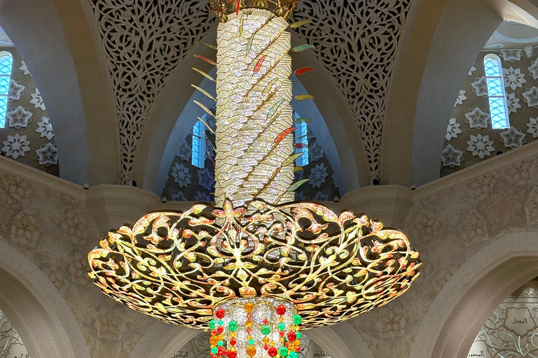 Abu Dhabi: Sheikh Zayed Grand Mosque Tour with PhotographerShared Tour