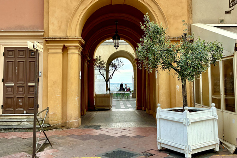 Nice: Old Town, Flower Market & Panoramic Views Walking Tour Nice: Old town & Marché aux Fleurs - Private Walking Tour