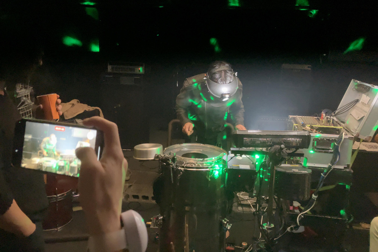 أوساكا تجربة الموسيقى والمأكولات الحية تحت الأرض