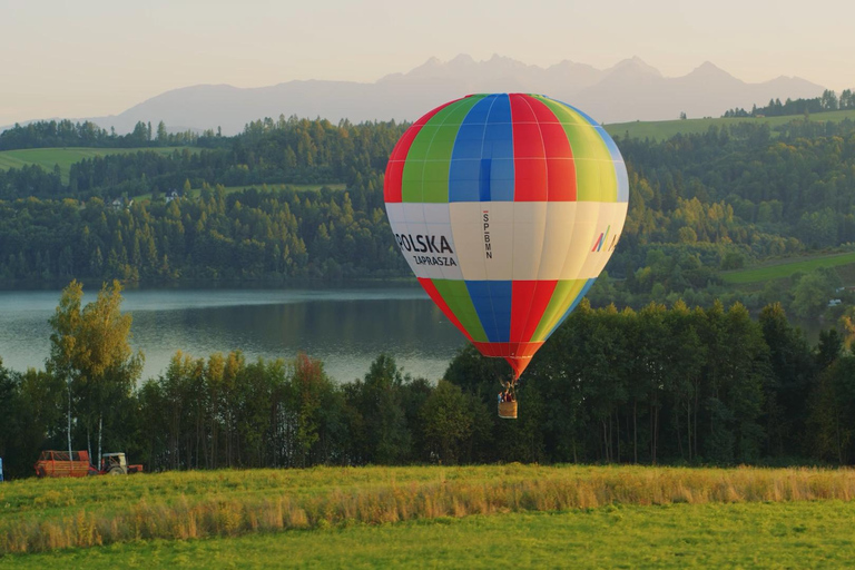 Zakopane: Tatra Mountains Balloon Flight Tour with Champagne Small-Group Tour