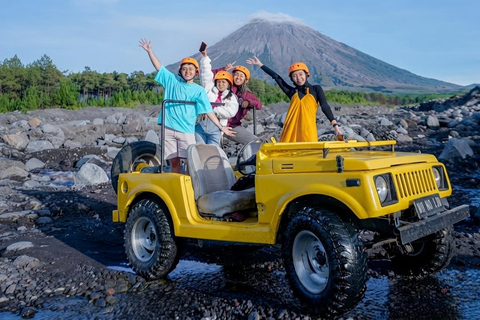 Mount Semeru Jeep Lava Tour from Surabaya/Malang/Pronojiwo Mount Semeru Jeep Lava Tour from Malang