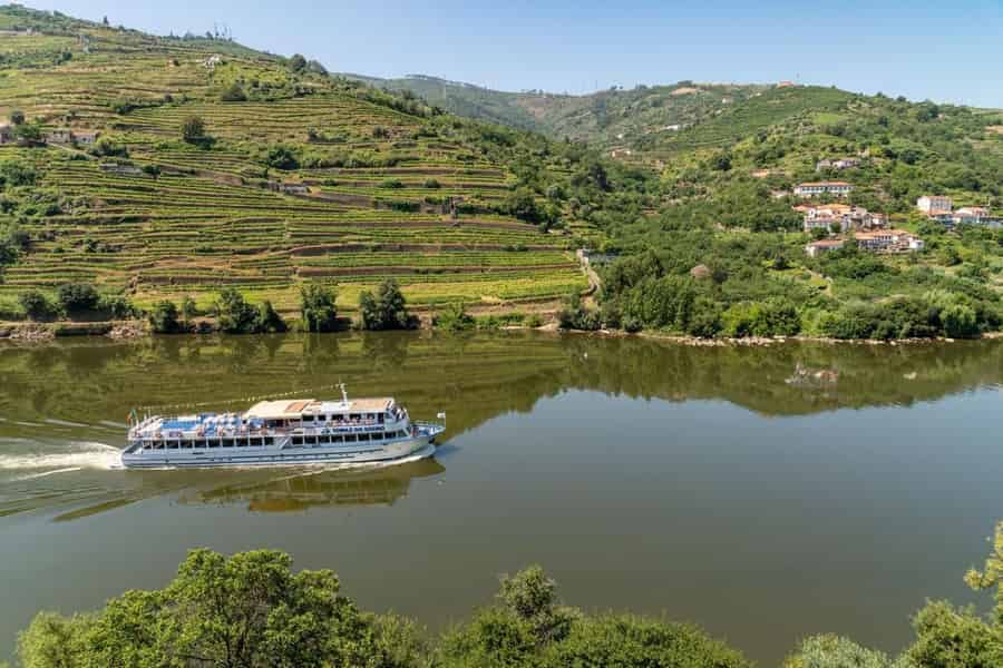 Porto/Regua/Porto (und umgekehrt): Douro-Flusskreuzfahrt + Mittagessen. Foto: GetYourGuide Porto/Regua/Porto (und umgekehrt): Douro-Flusskreuzfahrt + Mittagessen. Foto: GetYourGuide