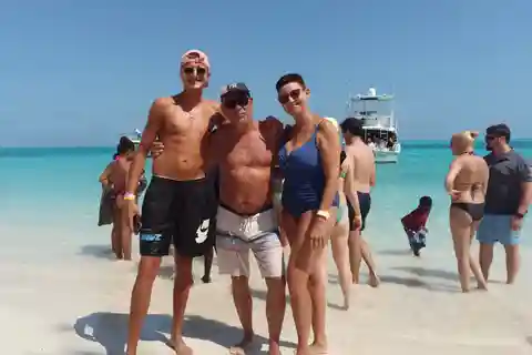 Nassau : Visite privée en bateau des cochons nageurs - jusqu'à 7 personnes