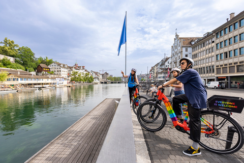 Zurich : Tour de ville en E-BikeZürich : E-Bike City Tour pour les détenteurs de la Zürich Card