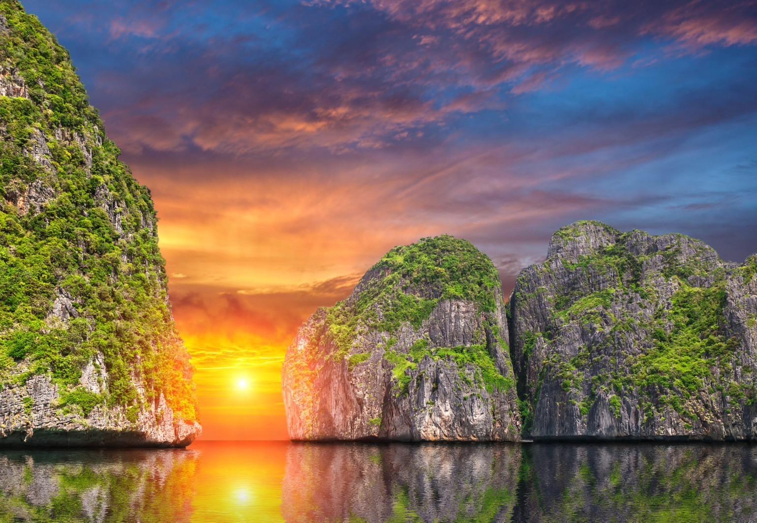 Krabi: Frühaufsteher Phi Phi Island & 4 Inseln mit dem Schnellboot