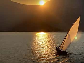 Alghero: sunset sailing tour with aperitif