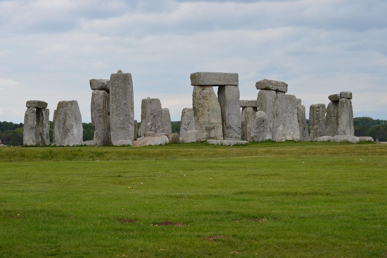 Tour privato di Windsor Stonehenge Bath da Londra con Pass