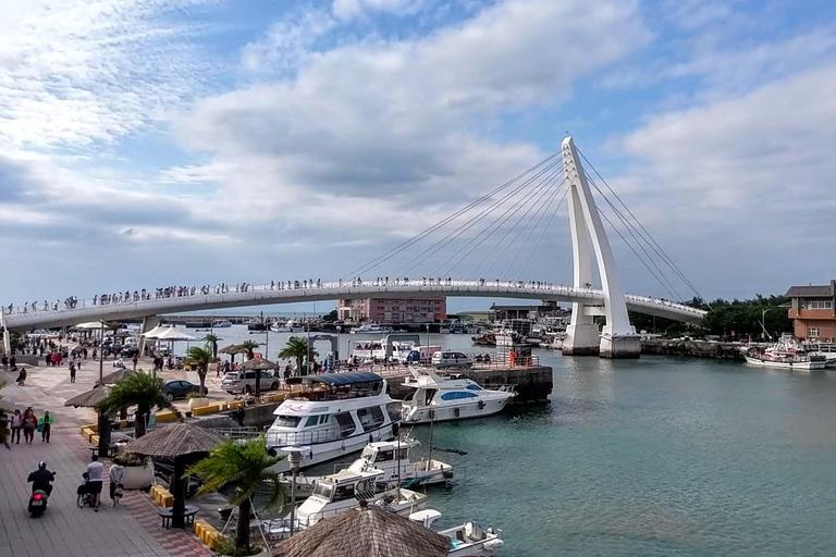 From Taipei: Beitou and Tamsui Private Day Tour 8-Hour Beitou and Tamsui Day Tour
