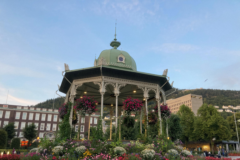 Bergen: Guided Walking Tour with Audio Equipment