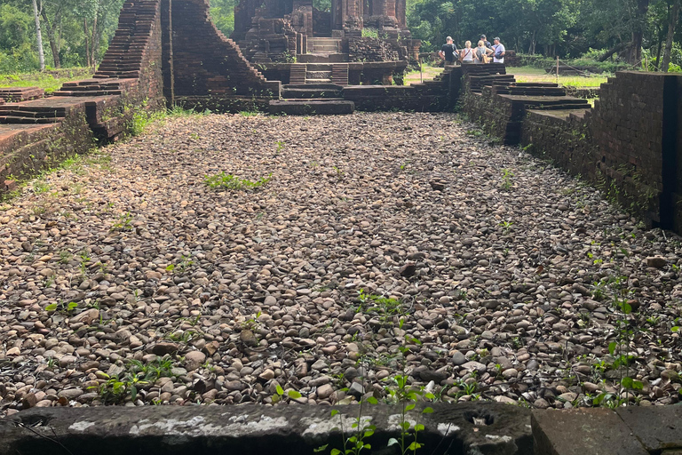 Las mejores excursiones/traslado al santuario de My Son7 a.m. únete a la visita guiada en grupo (evita la multitud y el calor)