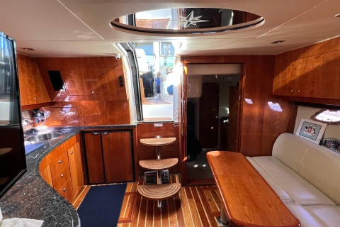 Charleston: Private Luxury Yacht Charter 2 1/2 hour cruise