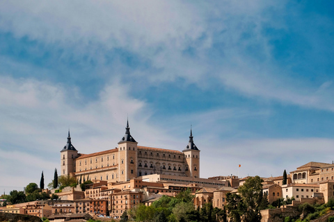 From Madrid: Toledo Half-Day Small Group Tour with Pickup Tour in English