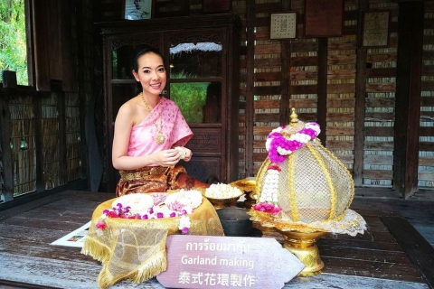 Siam Niramit Phuket : Un voyage à travers la culture thaïlandaiseSpectacle + dîner (siège d'or)