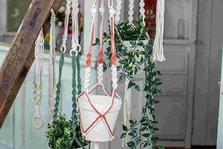 Leipzig: Macrame Plant Hanger or Hanging Shelf Workshop