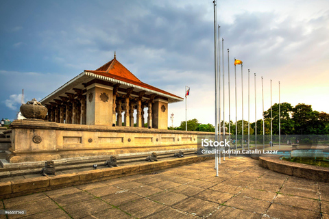 Colombo Hidden Gems, Shopping & City Tour
