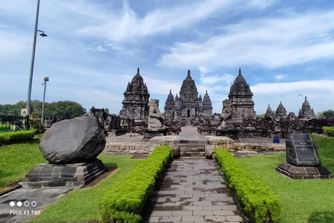 SEWA KERETA DAN SUPIR JOGJASEWA KERETA DAN SOPIR JOGJA