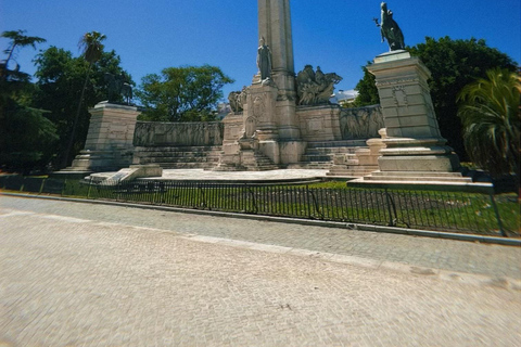 Cádiz: Walking Tour with Tapas and Drinks