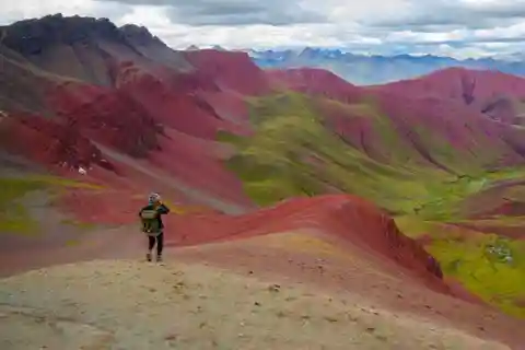 Rainbow Mountain and Red Valley Day Trip