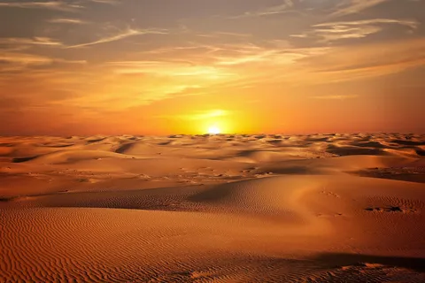 Von Djerba aus: Sonnenuntergang & Star Wars Tour in Ksar Ghilane mit dem 4x4