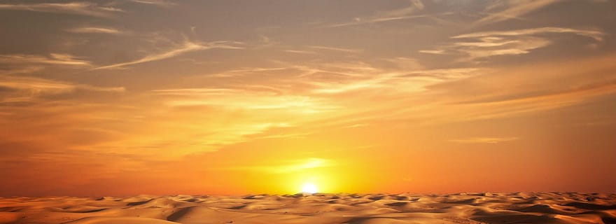 Depuis Djerba : coucher et lever du soleil dans le désert en 4x4 avec nuit sous tente