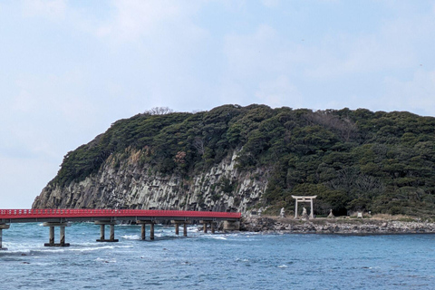 Von Kanazawa aus: Die atemberaubenden Klippen, die Insel und der Hafen von Fukui