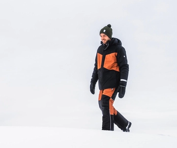 Rovaniemi: Rent Winter Clothing Sets