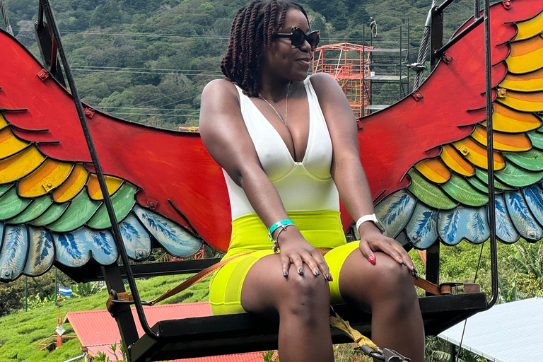 Ruta de flores: Salto Malacatiupan, Ataco e Apaneca TourRuta de flores: Tour del Salto Malacatiupan, Ataco e Apaneca