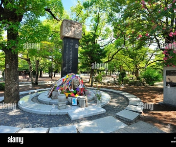 Hiroshima: Peace Memorial and Atomic Bomb Dome Private Tour