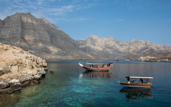 Ab Dubai: Oman-Kreuzfahrt mit Schnorcheln, Mittagessen und Transfer