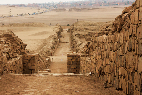 Desde Lima: Santuario de Pachacamac y Barranco