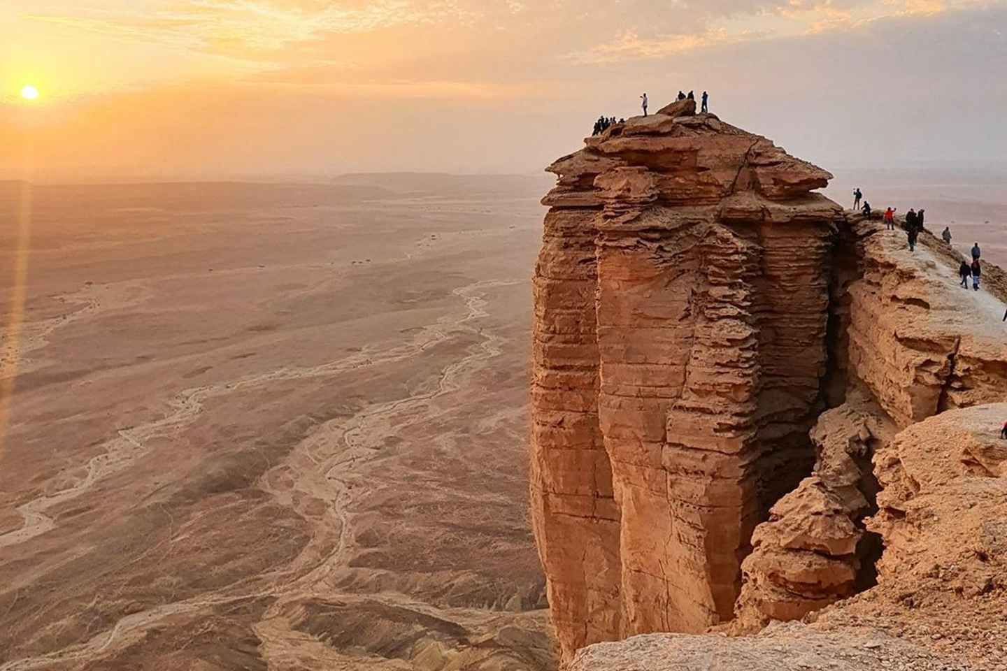 Riyadh: Edge of the World 4x4 Tour Sunset and Stargazing - Riyadh: Edge of the World 4x4 Tour Sunset and Stargazing