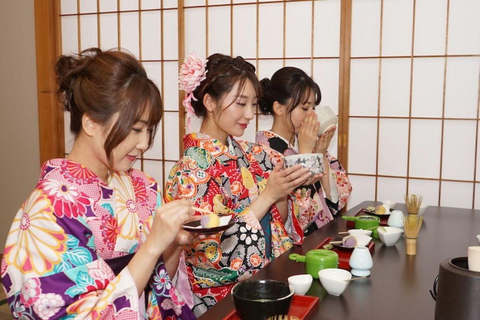 Tokyo : Tour di un giorno intero in autobus con pranzo a buffet e cerimonia del tèPartenza da Shinjuku