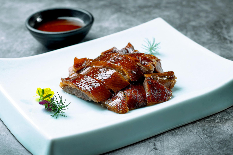 Guangzhou Night Tour: CantonTower, Dinner, Pearl RiverCruise