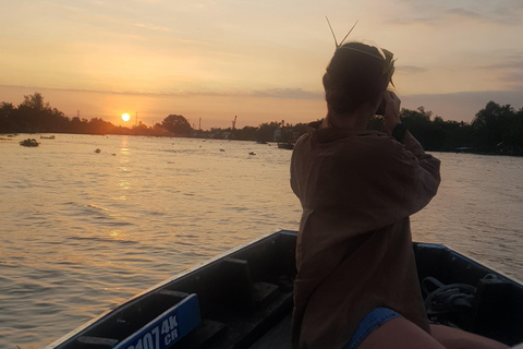 Excursão particular de meio dia - Mercado flutuante de Cái RăngExcursão particular de meio dia - Mercado flutuante de Cai Răng