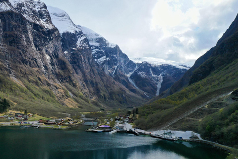 Bergen: Nærøyfjord Cruise, Stalheim Walk & Undredal Village
