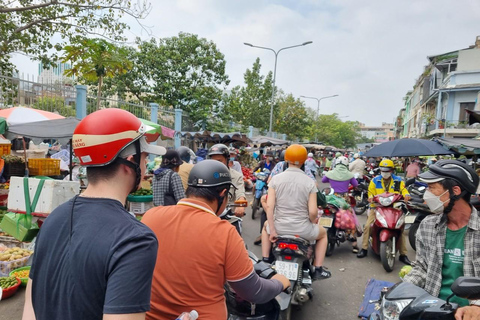 Ho Chi Minh: ongeziene tour met koffie en fruit per scooterGroepsreis met hoteltransfer